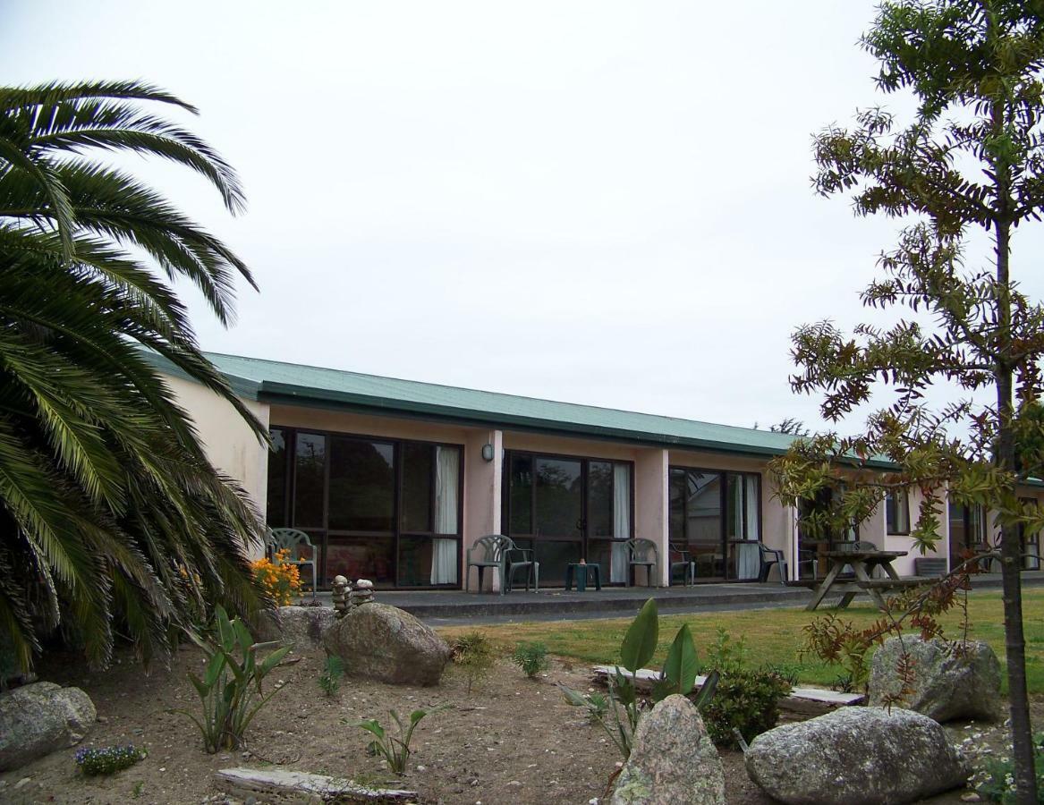 Karamea Village Hotel Exterior foto